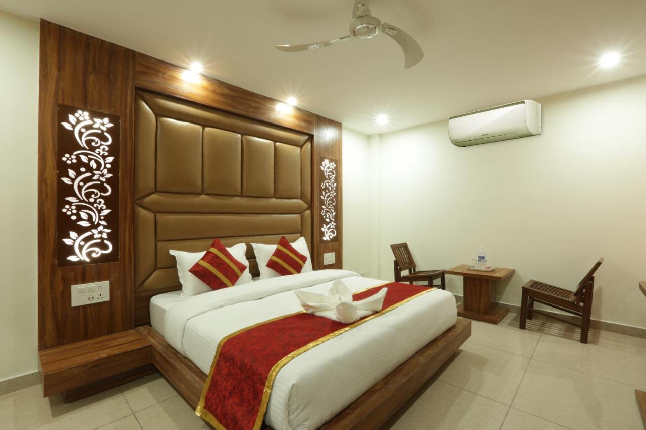 Hotel Katra Grand Buitenkant foto