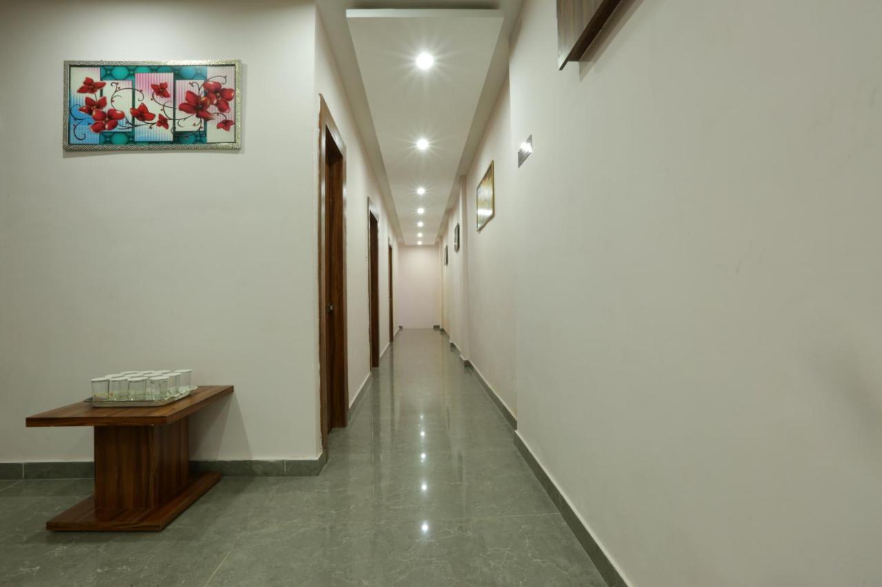 Hotel Katra Grand Buitenkant foto