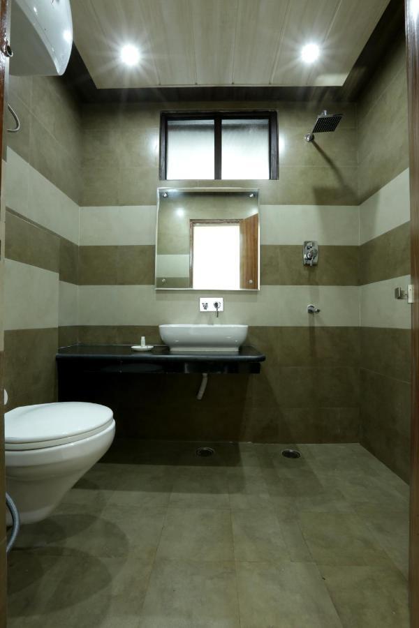 Hotel Katra Grand Buitenkant foto